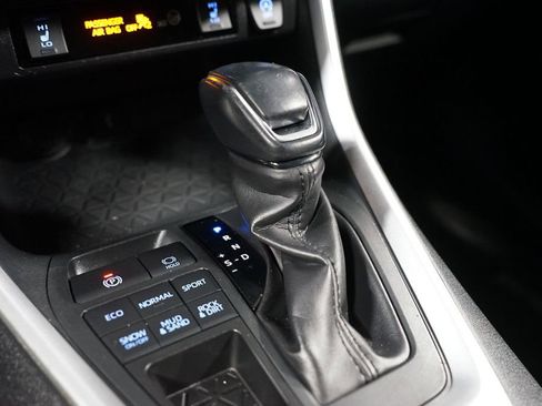 Used 2020 Toyota RAV4 XLE image 20