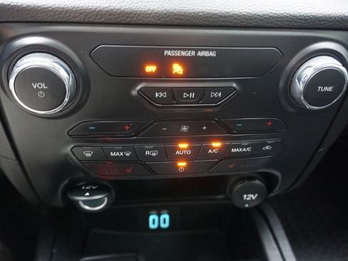 Used 2023 Ford Ranger Lariat w/ Technology Package AWD/4WD image 17