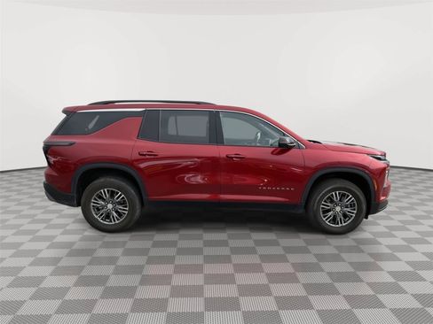 Used 2024 Chevrolet Traverse LT w/ Trailering Package AWD/4WD image 4