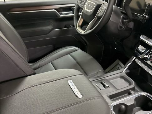 New 2026 GMC Sierra 2500 Denali w/ Denali Reserve Package image 38
