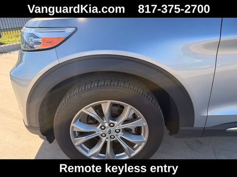 Used 2023 Ford Explorer Limited image 8