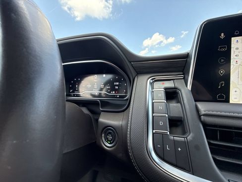 Certified 2022 GMC Yukon SLT w/ SLT Luxury Package AWD/4WD image 23