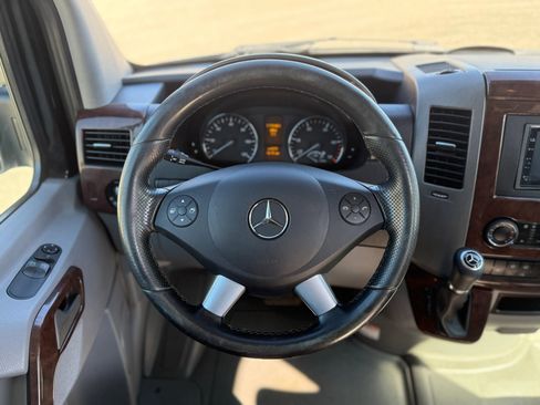 Used 2015 Mercedes-Benz Sprinter 3500 image 14
