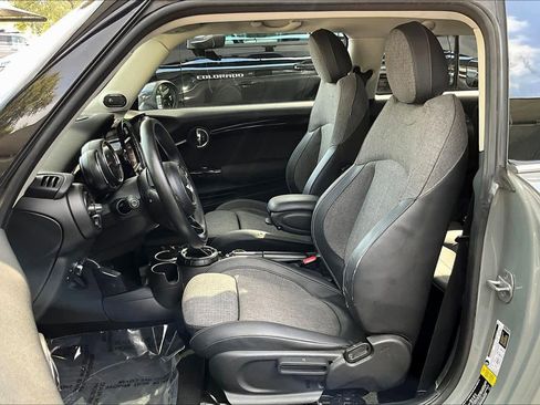 Used 2016 MINI Cooper 2-Door Hardtop image 8