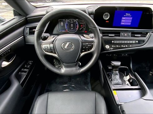 Certified 2025 Lexus ES 350 w/ Premium Package image 6