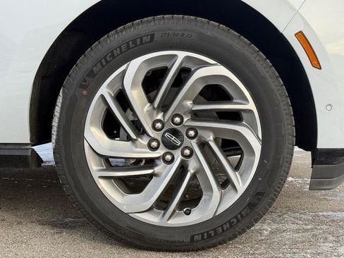 New 2025 Lincoln Navigator Reserve image 4