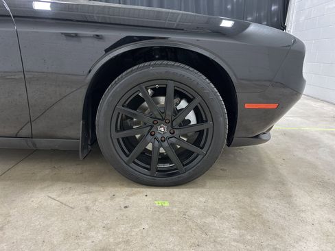 Used 2023 Dodge Challenger SXT w/ Plus Package image 13