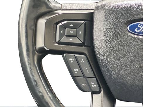 Used 2018 Ford Expedition Limited w/ Equipment Group 301A AWD/4WD image 16