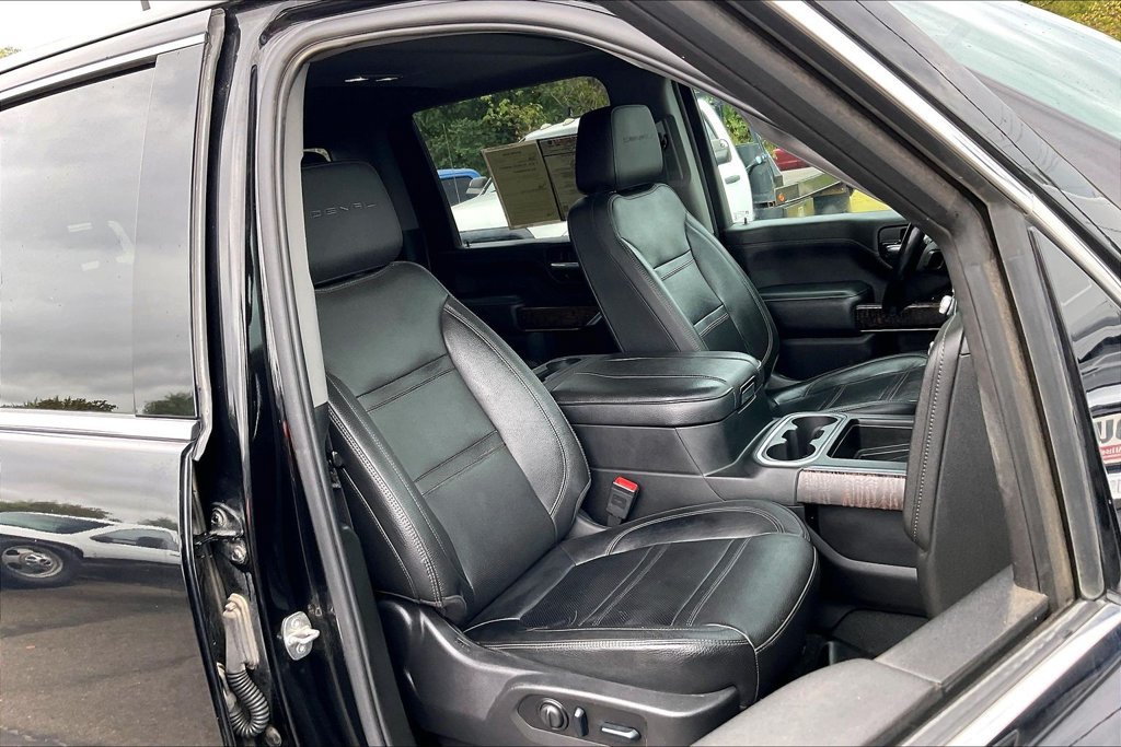 Used 2023 GMC Sierra 2500 Denali w/ Denali Black Diamond Edition AWD/4WD image 7