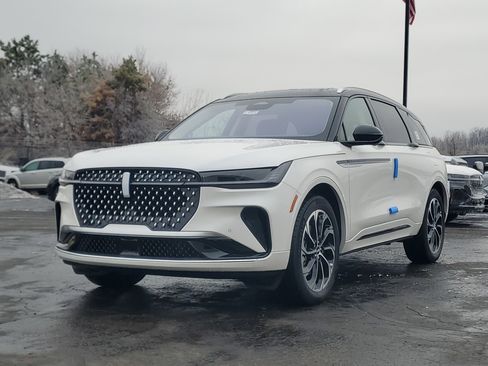 New 2026 Lincoln Nautilus Reserve image 2