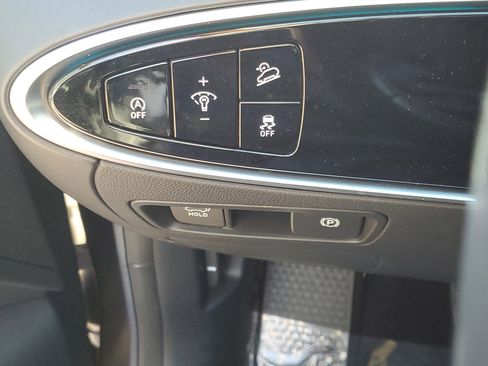 Used 2022 Genesis GV70 2.5T w/ Advanced Package image 31