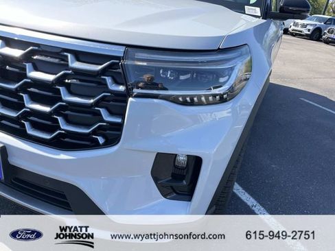 New 2026 Ford Explorer Platinum image 9