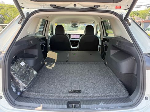 Used 2026 Volkswagen Tiguan SE AWD/4WD image 15