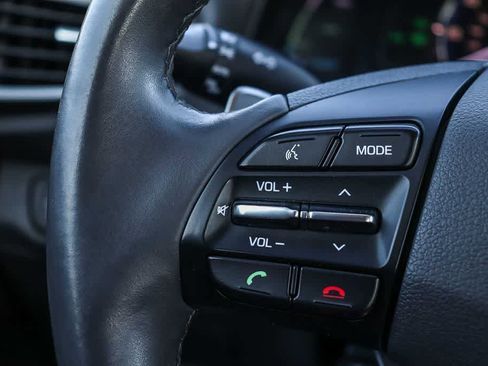 Used 2018 Hyundai Ioniq Plug-In Hybrid FWD image 23