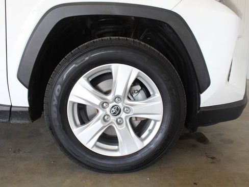 Used 2019 Toyota RAV4 XLE FWD image 24