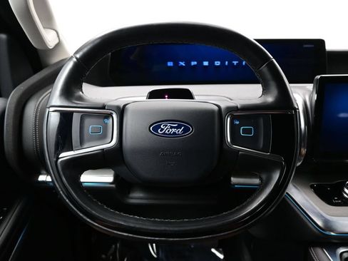 Used 2025 Ford Expedition Max Platinum AWD/4WD image 19
