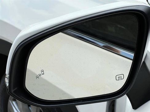 Used 2024 Toyota Grand Highlander FWD image 11