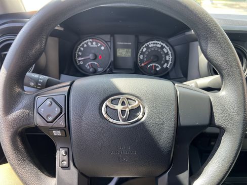 Used 2016 Toyota Tacoma SR image 16