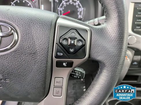 Used 2022 Toyota 4Runner SR5 Premium w/ Moonroof Package AWD/4WD image 17