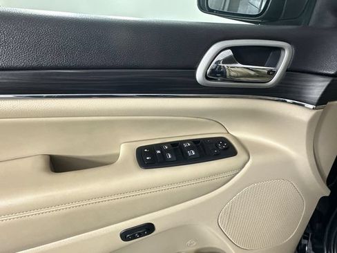 Certified 2021 Jeep Grand Cherokee Limited AWD/4WD image 24