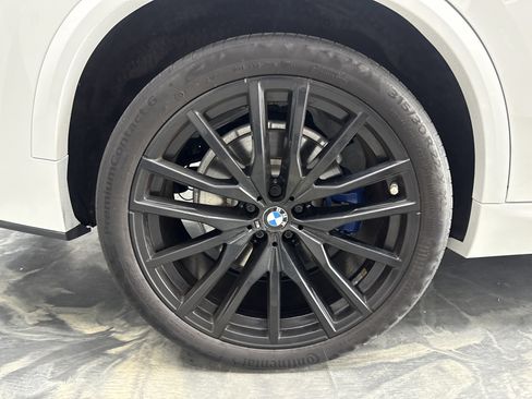 Used 2020 BMW X5 M50i AWD/4WD image 28