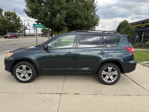 Used 2009 Toyota RAV4 Sport w/ Sport Extra Value Pkg FWD image 8