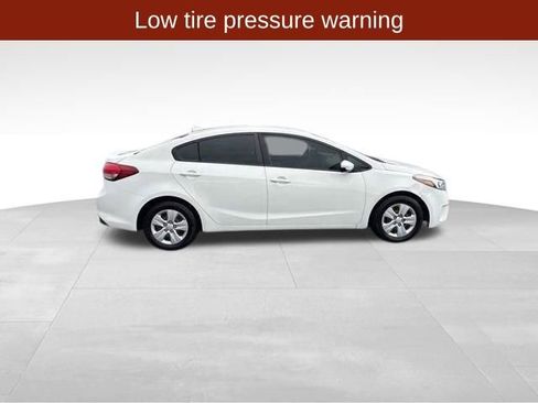 Used 2017 Kia Forte LX FWD image 8