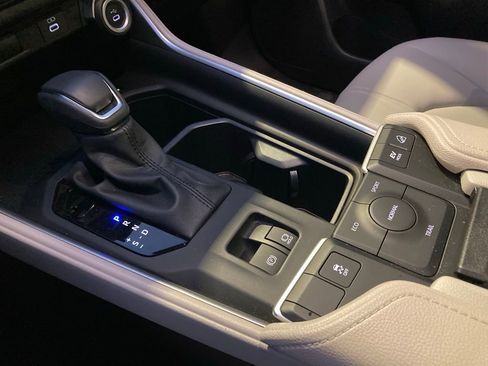 Used 2025 Toyota Grand Highlander AWD Hybrid image 25