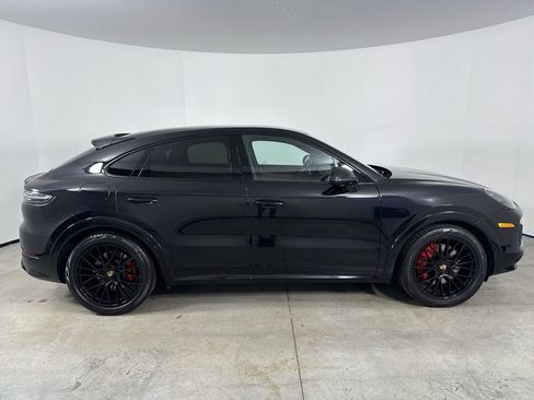 Certified 2022 Porsche Cayenne GTS AWD/4WD image 8