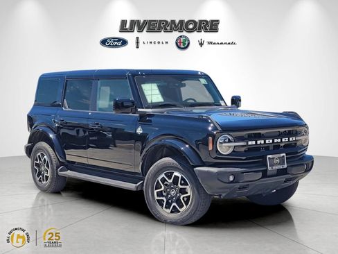 Used 2025 Ford Bronco Outer Banks AWD/4WD image 1