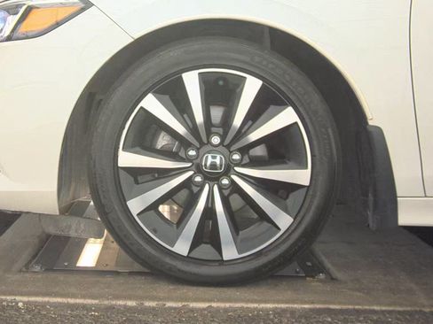 Used 2024 Honda Civic EX image 7