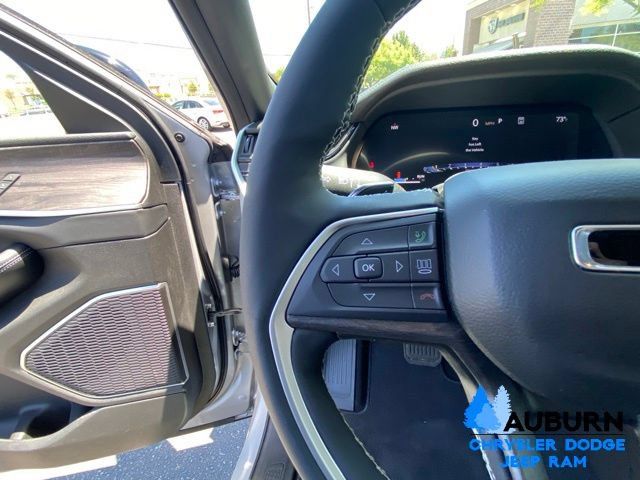 Used 2026 Jeep Grand Cherokee Limited AWD/4WD image 37