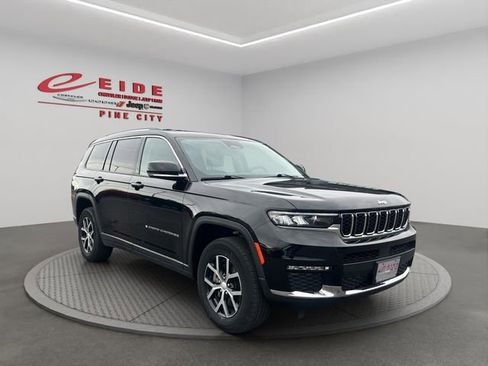 Used 2023 Jeep Grand Cherokee L Limited image 9