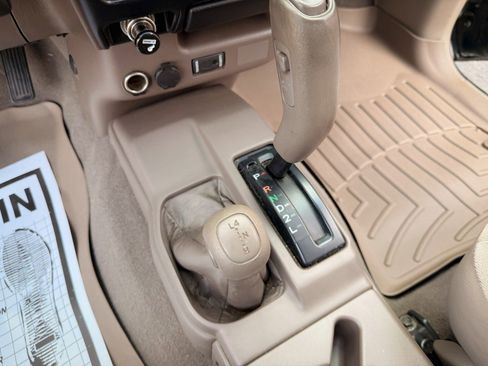 Used 2004 Toyota Tacoma 4x4 Xtracab V6 image 17