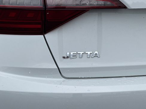 Used 2021 Volkswagen Jetta SE w/ SE Cold Weather Package FWD image 25