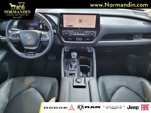 Used 2024 Toyota Grand Highlander AWD image 6