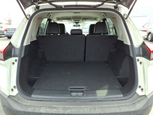 Used 2023 Nissan Rogue S image 26