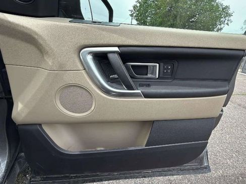 Used 2017 Land Rover Discovery Sport HSE image 14