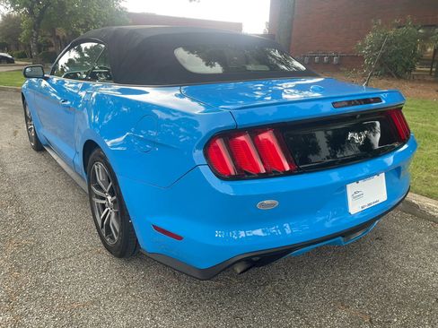 Used 2017 Ford Mustang Premium RWD image 5