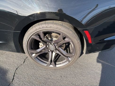 Used 2020 Chevrolet Camaro LT image 11