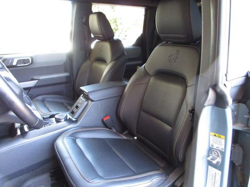 Used 2023 Ford Bronco Badlands w/ Sasquatch Package AWD/4WD image 10