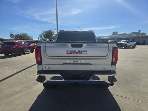 Used 2019 GMC Sierra 1500 SLT w/ SLT Convenience Package image 4