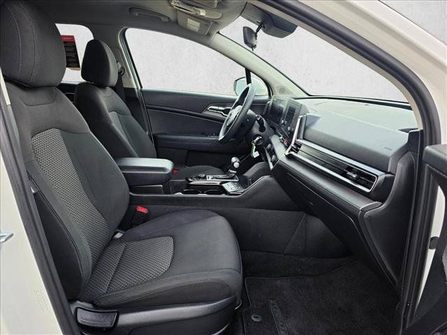 Used 2023 Kia Sportage LX AWD/4WD image 11