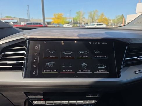 Used 2023 Audi Q4 e-tron Premium Plus w/ Premium Plus image 17