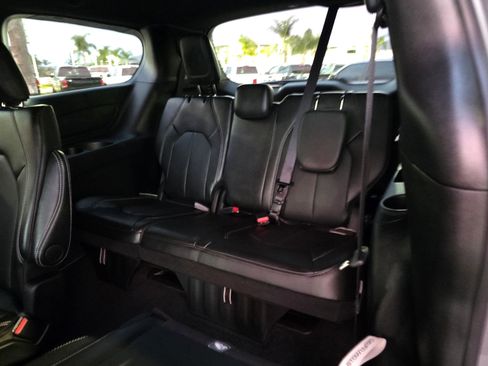 New 2026 Chrysler Pacifica Select image 15