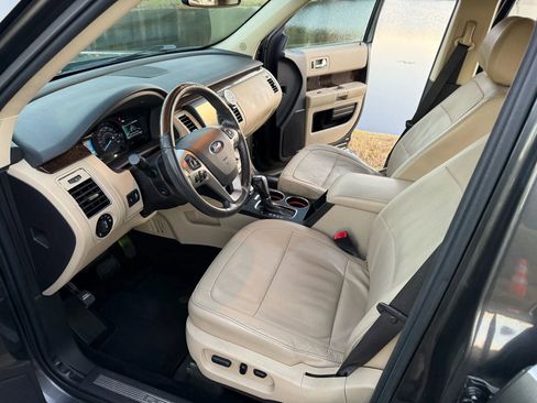 Used 2019 Ford Flex Limited image 11