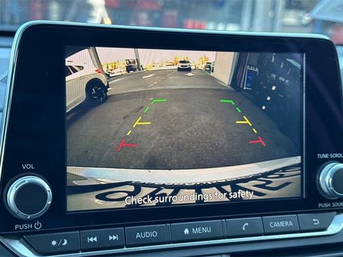 Used 2024 Nissan Altima 2.5 SV image 23