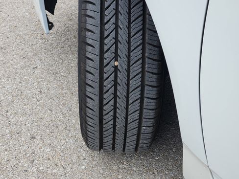 Used 2015 Toyota Prius Two FWD image 11