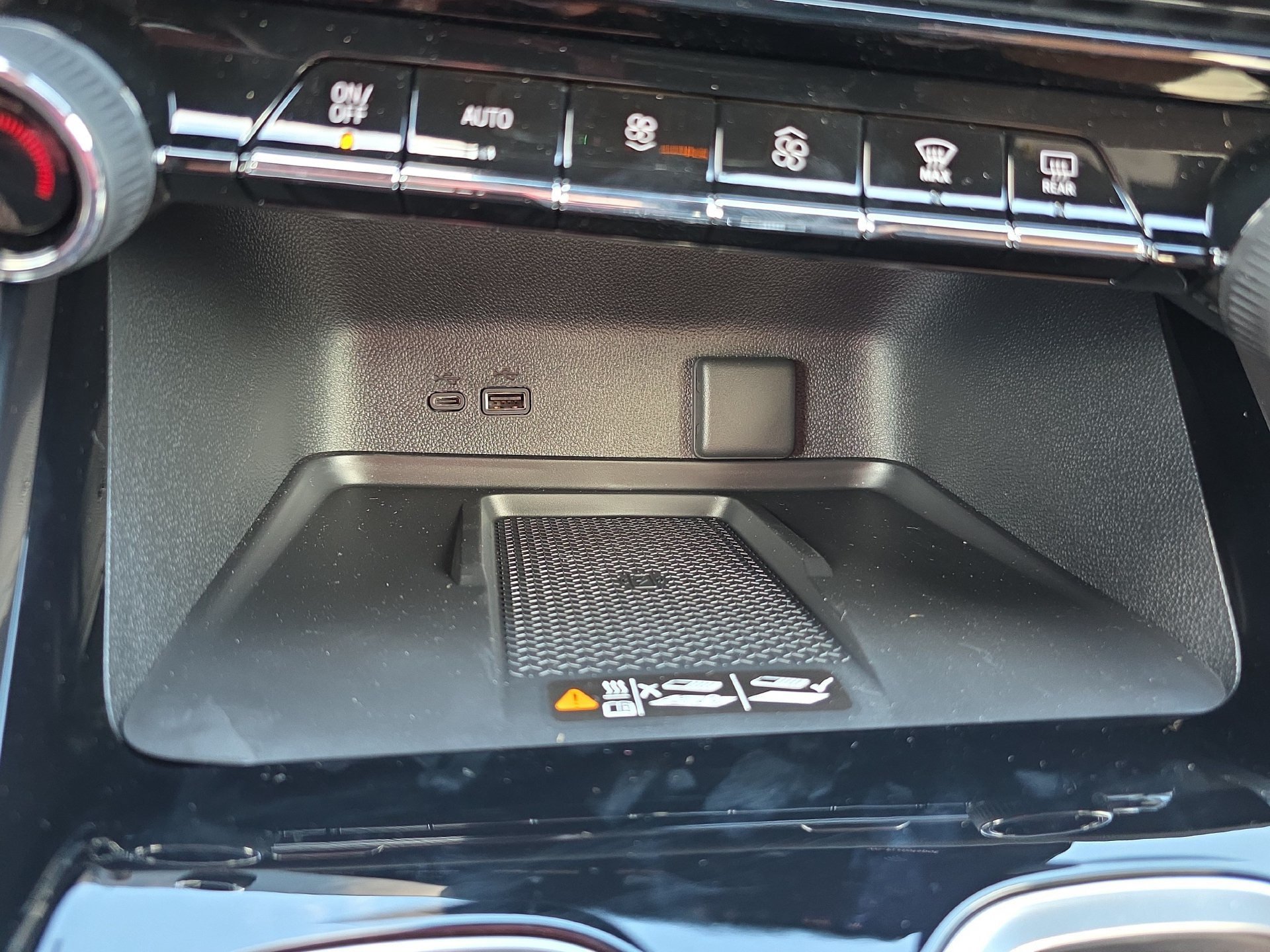 New 2027 Chevrolet Traverse Z71 w/ Enhanced Driving Package AWD/4WD image 17