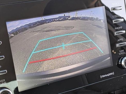 Used 2021 Toyota Camry SE image 12